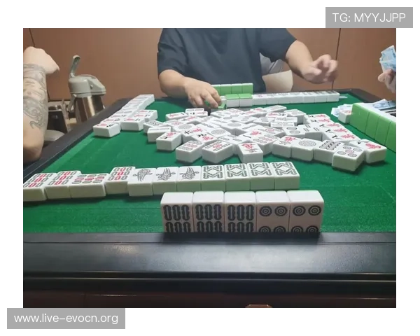下载真人麻将血战到底最新版,优化的游戏体验和丰富的社交功能助你结识更多麻将好友 下载真人麻将血战到底最新版,优化的游戏体验和丰富的社交功能助你结识更多麻将好友